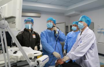 呼吸与危重症医学科常规开展超声内镜引导下经支气管针吸活检术